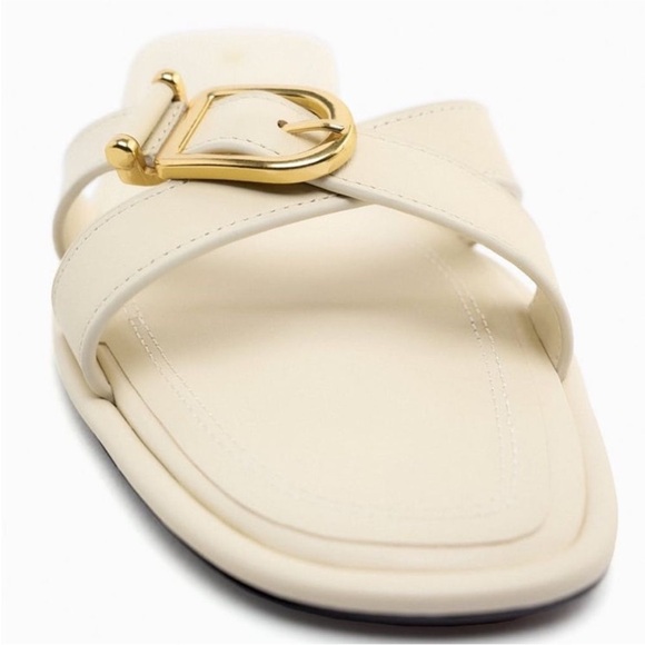 ZARA FLAT LEATHER SANDAL WITH BUCKLE - Picture 4 of 5